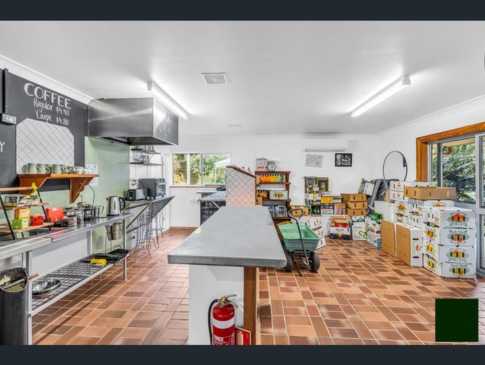 closed-cafe-in-prime-daintree-location-huge-potential-must-see-4