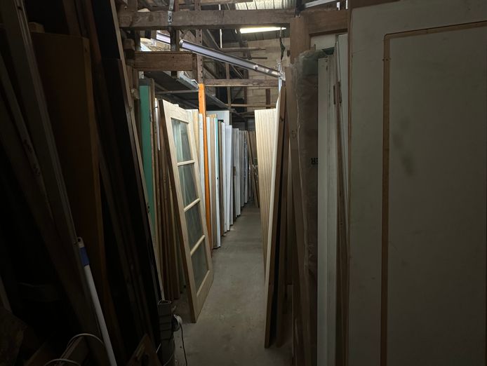 warehouse-clearance-tools-materials-supplies-stock-sale-1