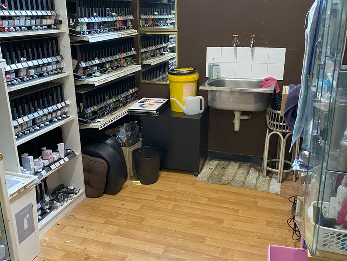 boutique-hair-beauty-salon-for-sale-prime-location-in-hawthorne-brisbane-4