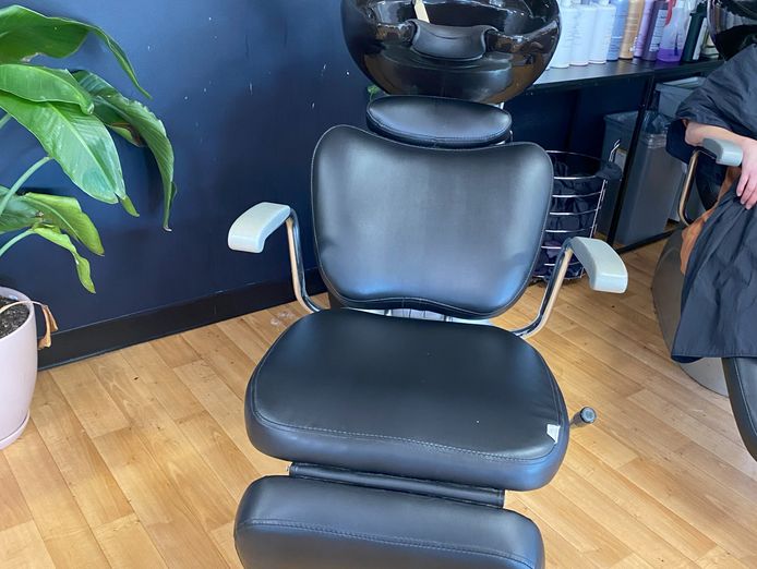 boutique-hair-beauty-salon-for-sale-prime-location-in-hawthorne-brisbane-3