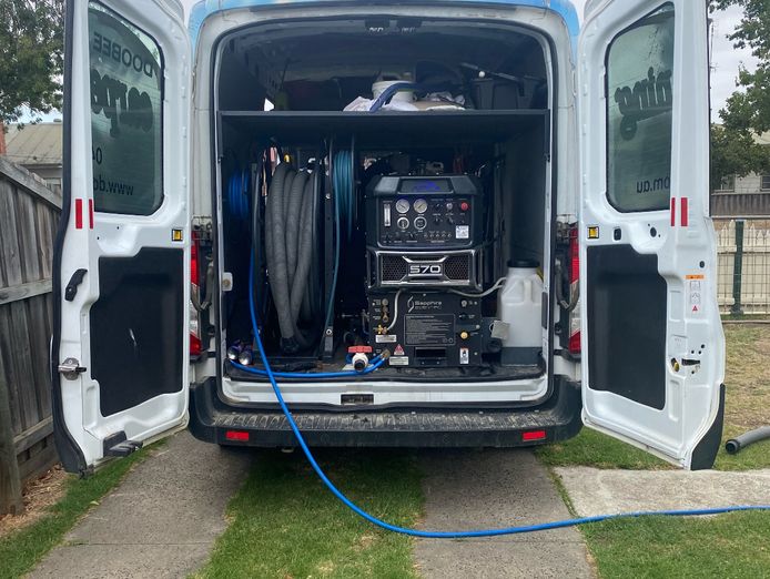 carpet-cleaning-fully-equipped-and-established-mobile-business-0