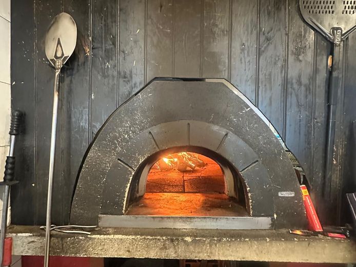 amici-miei-restaurant-for-sale-1