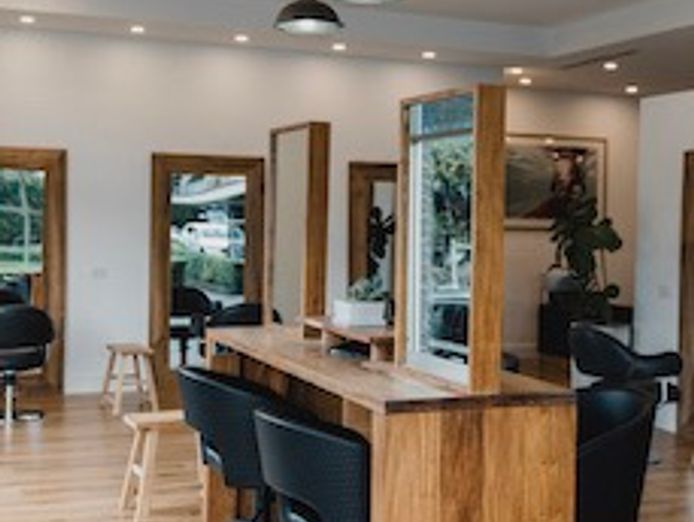 hairdressing-salon-for-sale-step-into-success-reduced-to-sell-3