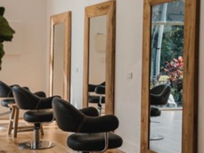 hairdressing-salon-for-sale-step-into-success-reduced-to-sell-2