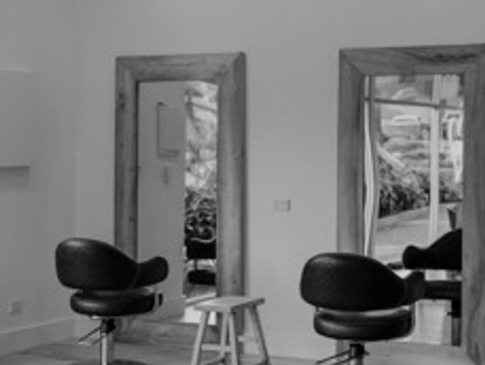 hairdressing-salon-for-sale-step-into-success-reduced-to-sell-1
