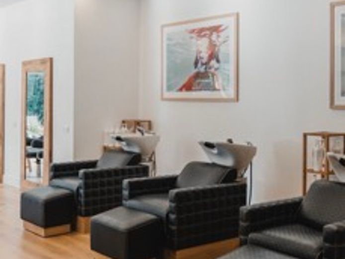 hairdressing-salon-for-sale-step-into-success-reduced-to-sell-0