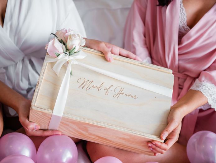 bridal-e-commerce-brand-9-years-trading-30k-revenue-huge-growth-potential-1