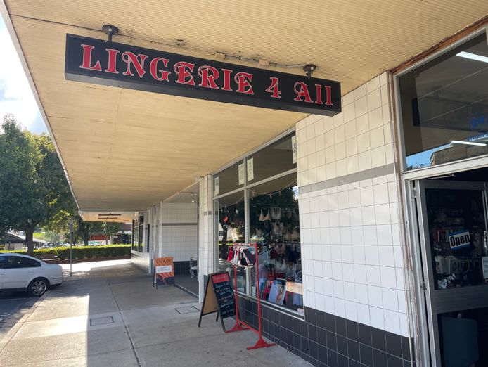 retail-lingerie-business-4-sale-0