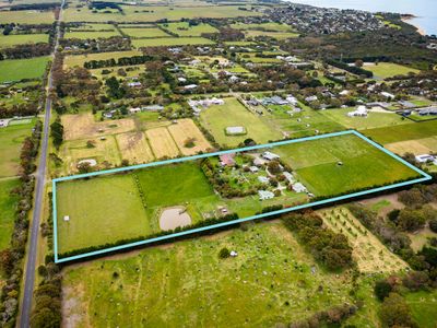 freehold-accessible-accommodation-farmstay-on-15-acres-phillip-island-3