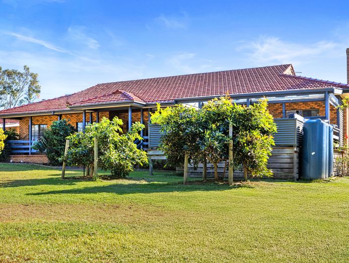 freehold-accessible-accommodation-farmstay-on-15-acres-phillip-island-5