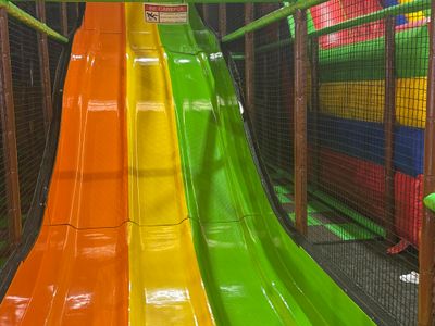 spacious-playcenter-cafe-in-prime-southeast-location-2