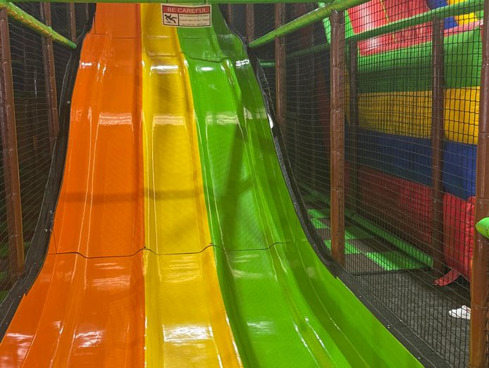 spacious-playcenter-cafe-in-prime-southeast-location-2