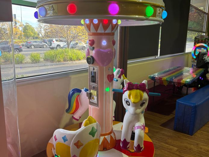 spacious-playcenter-cafe-in-prime-southeast-location-0