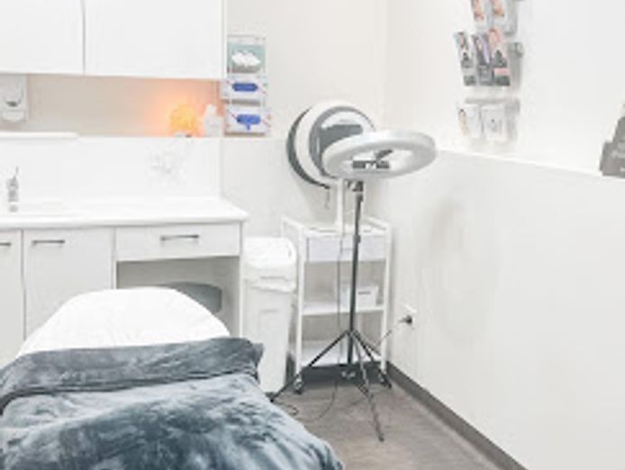 step-into-ownership-of-a-thriving-cosmetic-clinic-in-the-heart-of-redcliffe-6