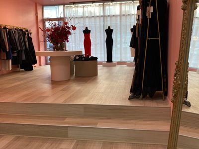 ladies-clothing-boutique-turnkey-opportunity-in-prime-location-3