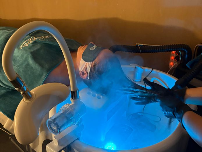 rare-opportunity-profitable-hair-nail-beauty-salon-for-sale-2