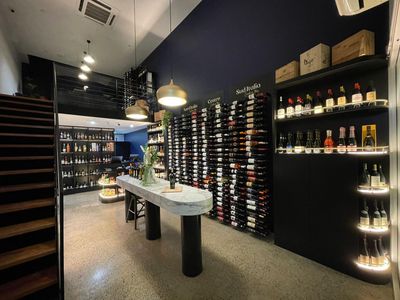 fully-fitted-retail-shop-in-darlinghurst-liquor-licence-optional-ready-now-0