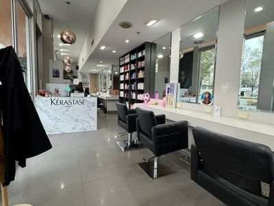 spacious-14-chair-hair-salon-for-sale-beauty-rooms-client-based-included-1