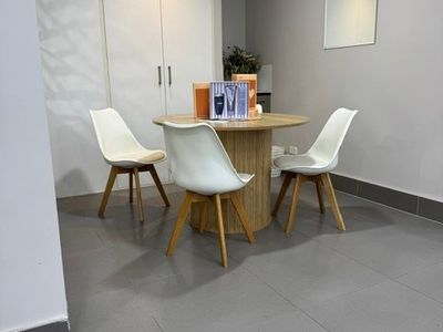 spacious-14-chair-hair-salon-for-sale-beauty-rooms-client-based-included-4