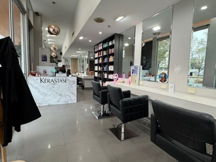 spacious-14-chair-hair-salon-for-sale-beauty-rooms-client-based-included-1