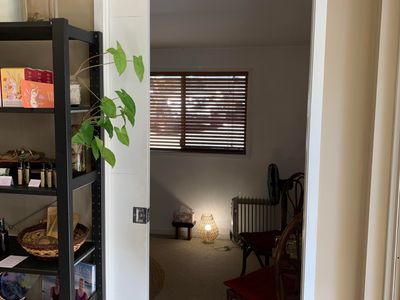 shopfront-and-treatment-space-for-rent-eumundi-2