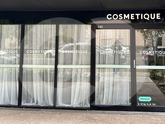step-into-the-future-of-health-and-beauty-own-a-cosmetique-clinic-today-1