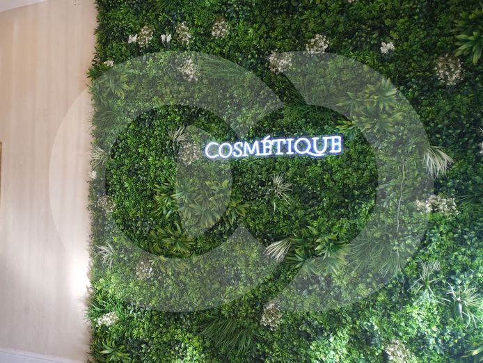 step-into-the-future-of-health-and-beauty-own-a-cosmetique-clinic-today-4