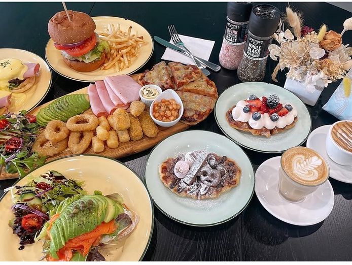 popular-local-cafe-blossom-cafe-3