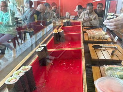 sushi-and-asian-food-take-away-shop-3