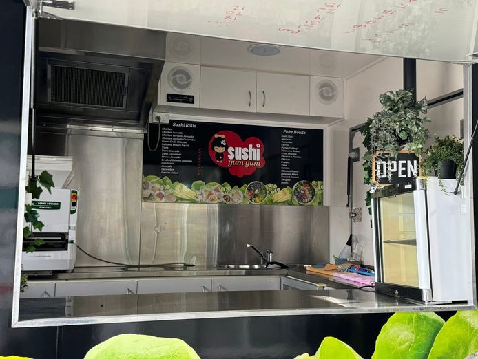 sushi-catering-food-van-1