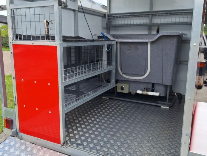 established-mobile-dog-grooming-business-sunshine-coast-includes-trailer-4