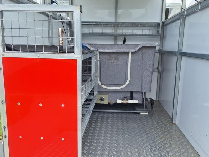 established-mobile-dog-grooming-business-sunshine-coast-includes-trailer-2
