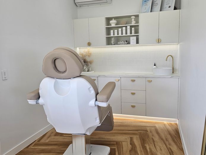 beauty-cosmetic-aesthetics-studio-business-fitout-for-sale-0