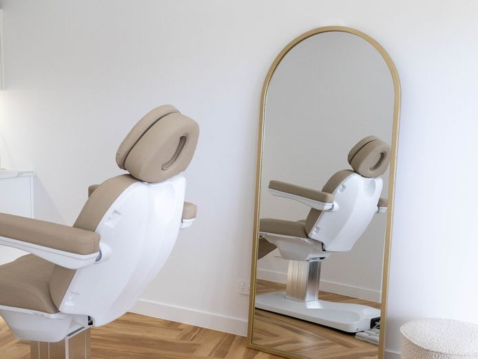 beauty-cosmetic-aesthetics-studio-business-fitout-for-sale-4
