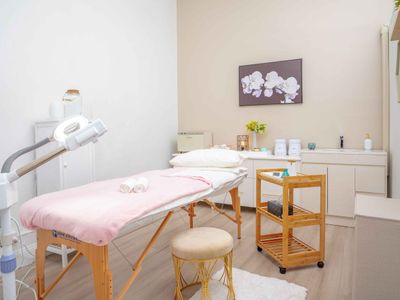 nail-and-beauty-salon-for-sale-1