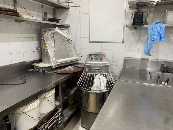 italian-pizza-and-pasta-takeaway-for-sale-6