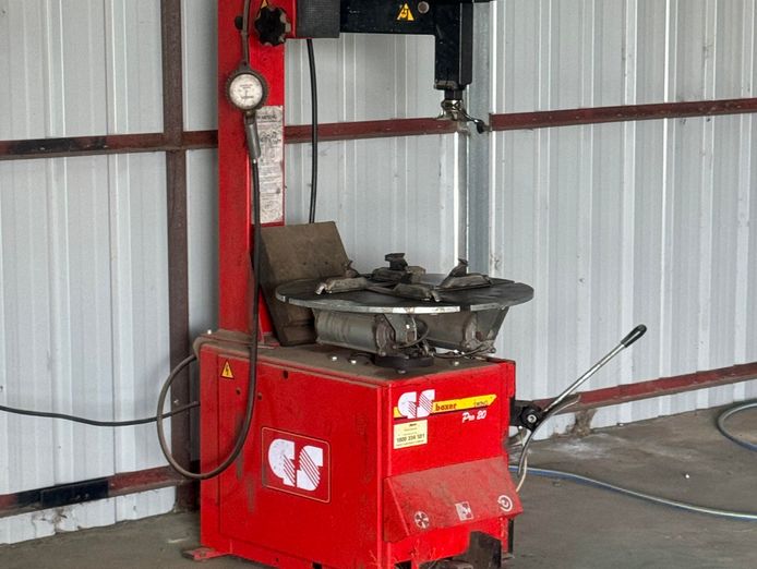 automotive-workshop-for-sale-3