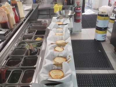 easy-to-manage-burger-restaurant-with-liquor-license-in-sydney-city-perifery-1