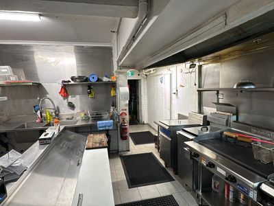 easy-to-manage-burger-restaurant-with-liquor-license-in-sydney-city-perifery-4