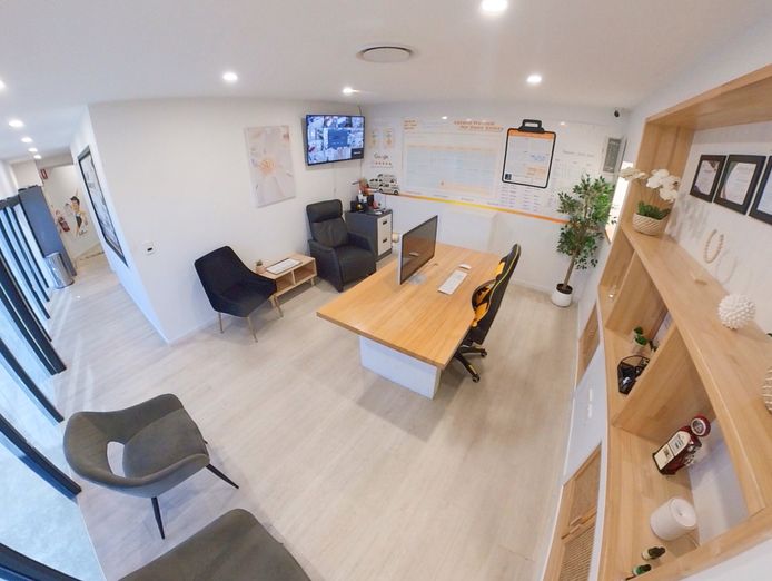 fully-fitted-out-premium-automotive-workshop-space-for-sale-gold-coast-qld-1