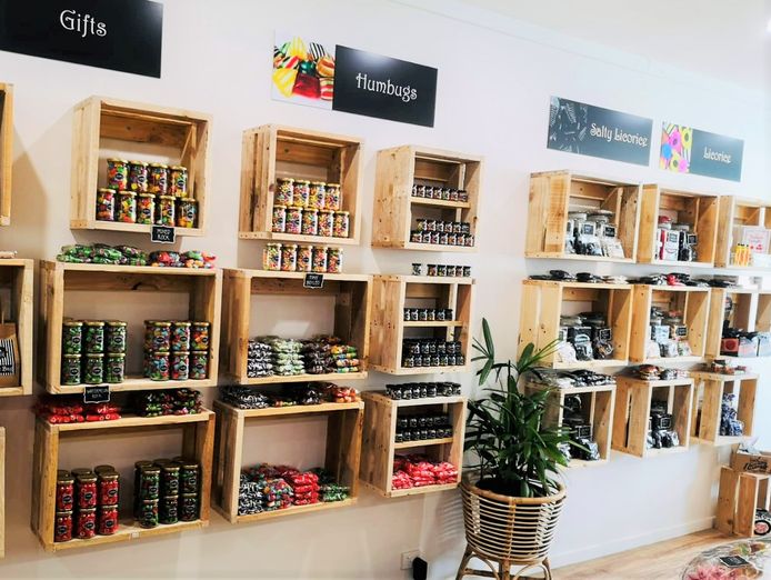 sweet-shop-fun-full-of-charm-in-the-heart-of-queenscliff-2
