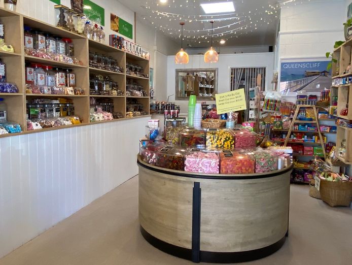 sweet-shop-fun-full-of-charm-in-the-heart-of-queenscliff-3