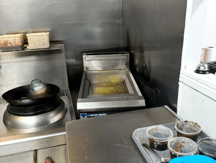 restaurant-for-sale-fitted-affordable-prime-spot-3