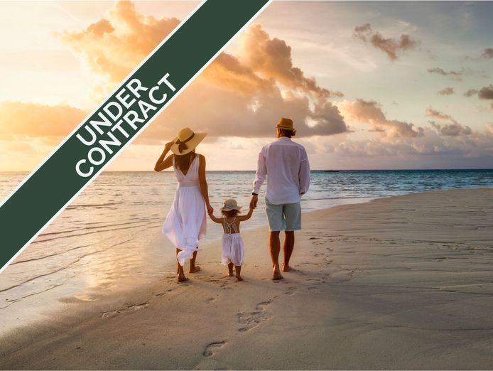 noosa-simplicity-600k-net-profit-under-contract-0