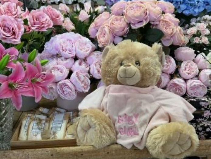 florist-for-sale-hinterland-artistic-hub-of-the-sunshine-coast-9
