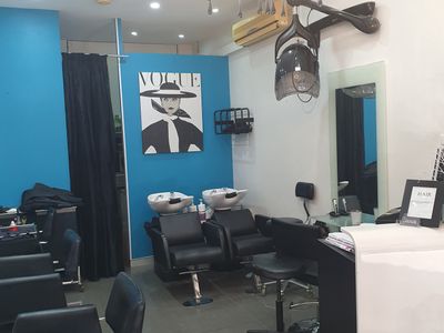 well-known-established-hair-salon-for-sale-with-a-long-history-in-the-area-1