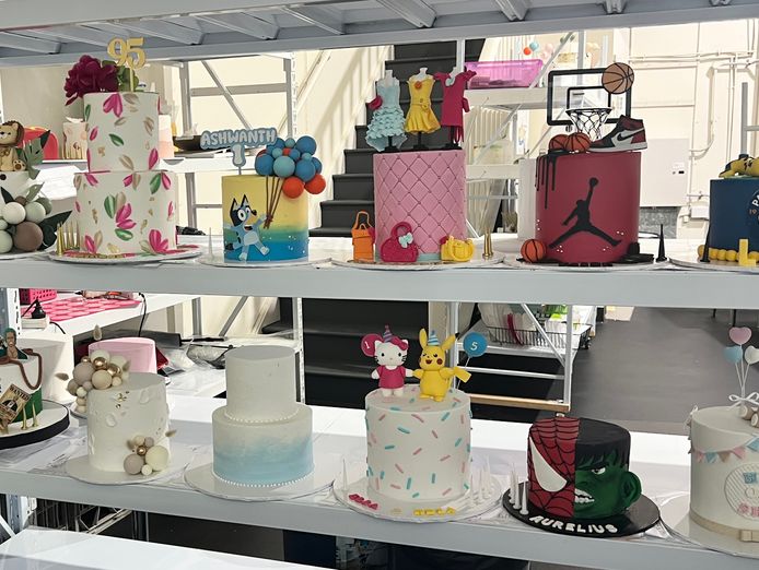 jk-cake-designs-renowned-boutique-cake-studio-1