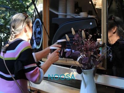 coffee-van-at-leading-noosa-market-2
