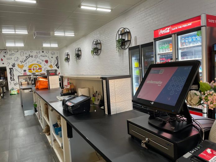 turnkey-takeaway-business-for-sale-fully-equipped-with-lease-in-place-3