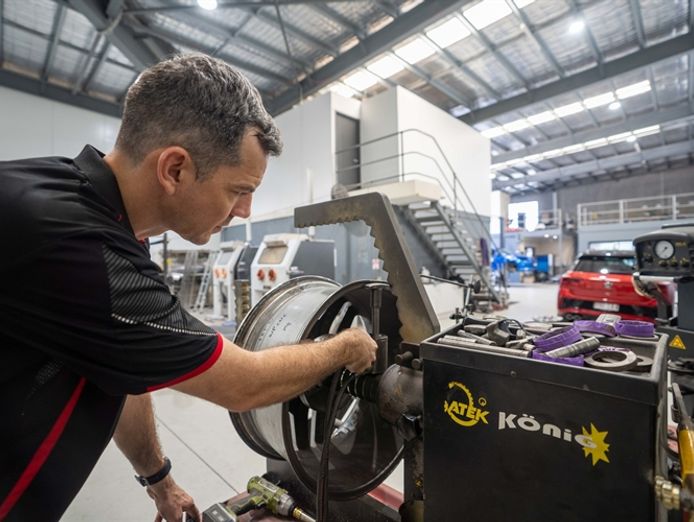 highly-profitable-wheel-repair-business-in-townsville-for-sale-7